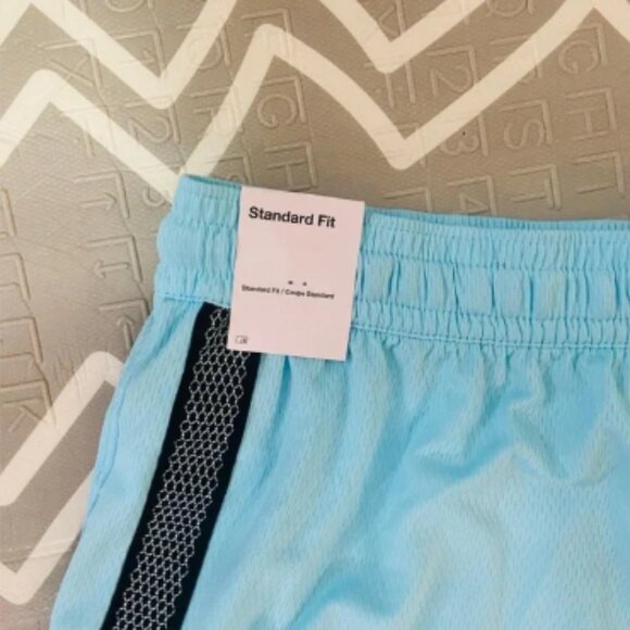 Nike limited edition fly swoosh shorts - Picture 6 of 6